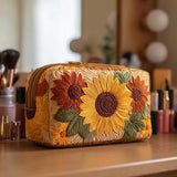 Julia - Padded toiletry bag with detailed and cheerful accents