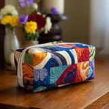 Greetje - Quilted toiletry bag Retro Waves