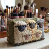 Wieke - Quilted toilet bag Little Lambs