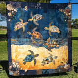 Priscilla - Quilted blanket Sea Turtle Mingle