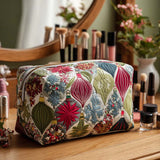Nienke - Quilted toiletry bag Quilt and Shiny Embellishment